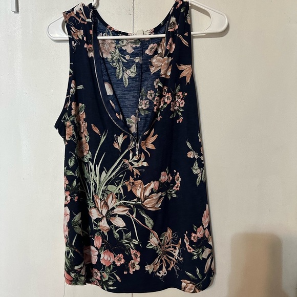 Corvia Large Tanktop Dress Shirt - Picture 1 of 4